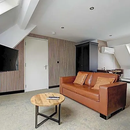 Hotel Buren 호텔