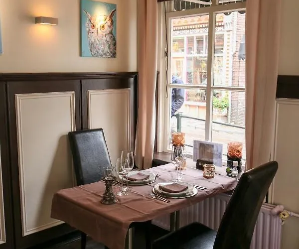 Hotel Buren Отель *