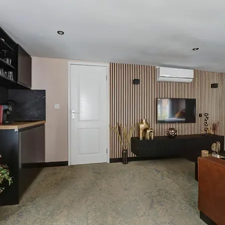 מלון Hotel Buren